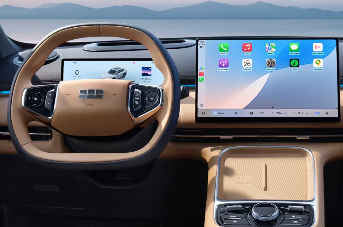 Мультимедийный дисплей и приборная панель