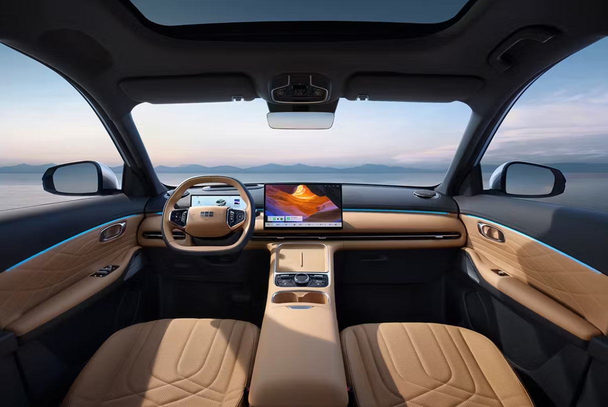 Интерьер Geely EX5 EM-i